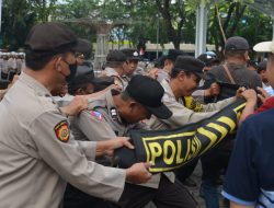 “Rusuh” di Alun-alun Hasibuan Kota Bekasi, Bentrok Polisi vs Warga Ini Penyebabnya