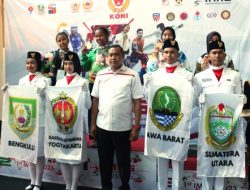 Ketum KONI Kota Bekasi Serahkan Medali ke Atlet Hapkido, Cek Ini Juaranya