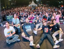Konser Aftershine di Bekasi Pecah, Ribuan Muda-Mudi Nyanyikan Lagu Ganjar Idol