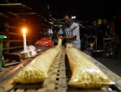 Harga Kedelai Naik, Ukuran Tempe Mengecil