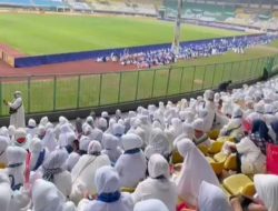 Turunkan Tensi di Tahun Politik, Masyarakat Gelar Dzikir dan Doa Bersama di Stadion Patriot Candrabhaga