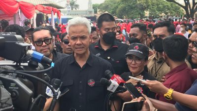 Ganjar Tampung Keluhan Petani dan Nelayan di Bekasi