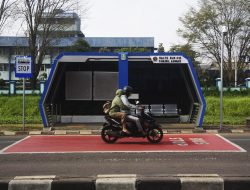 Halte Cantik Dikritik