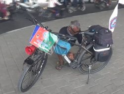 Pendukung AMIN Gowes Ratusan Kilometer dari Cirebon ke Jakarta demi Hadiri Kampanye Akbar 
