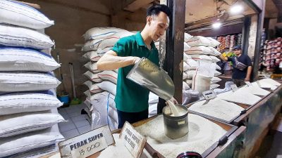 Kenaikan Harga Beras: Pedagang di Bekasi Alami Modal Bertambah, Keuntungan Berkurang