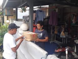 Kisah Akbar, ‘Si Penghubung Harapan’ di Bekasi Mengantarkan Paket untuk Sampai ke Tujuan