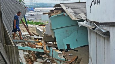 Warga Terdampak Pergeseran Tanah di Bojongmangu Masih Menanti Perbaikan