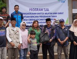 BPJS Ketenagakerjaan Jabar Beri Bantuan bagi Korban Angin Puting Beliung Cicalengka dan Pergerakan Tanah Kabupaten Bandung Barat