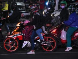 Pemudik Sepeda Motor Mulai Melintasi Kota Bekasi