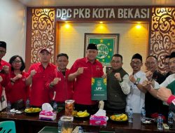 Ketua DPC PDI Perjuangan Tri Adhianto Daftar Bacalon Wali Kota Bekasi di DPC PKB