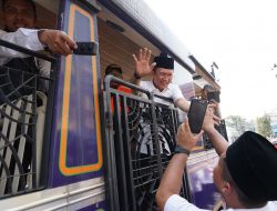 Pemkab Bekasi Gelar Arak-arakan Tiga Piala Juara Umum