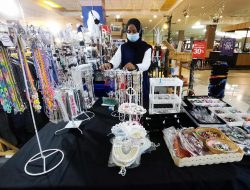 Pasar Aksesoris Menurun