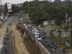 “Merayap” di Simpang Pemda