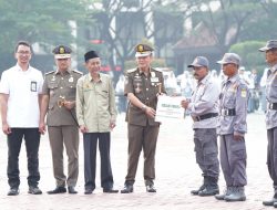 1.870 Anggota Satlinmas Kabupaten Bekasi secara Bertahap Terlindungi Program BPJAMSOSTEK   