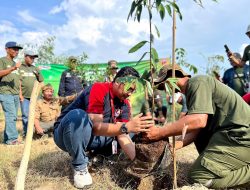 Alfamidi Hijaukan DAS Cikarang