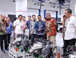 Wamenaker Minta Perusahaan Terlibat Memajukan Pendidikan di Bekasi