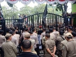 Massa GMBI Kembali Geruduk Pemkot Bekasi, Ini Tuntutannya