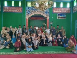 Ketua DPRD Kabupaten Bekasi BN.Holik Qodratulloh Silaturahmi dengan Jamaah Majid Al-Bharokah Burangkeng