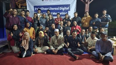 Perluas Pemasaran, Dospulkam IPB Latih Literasi Digital dan Digital Marketing Petani Koi Blitar   