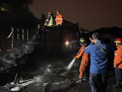 Kebakaran Pabrik Ban di Bantargebang Terdengar Tiga Kali Ledakan