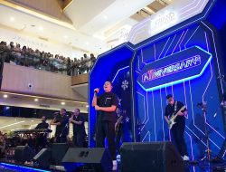 Satu Jam, Tulus Hibur Penggemar di Grand Metropolitan