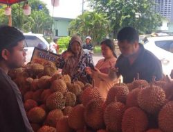 Musim Durian Tiba, Pedagang di Kota Bekasi Raup Omset Puluhan Juta per Hari