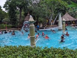 Pengunjung Waterboom Cikarang Melonjak, Sungai Jingkem Sebaliknya