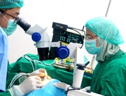 Gandeng Perdami dan Yayasan YARSI, Eka Hospital Bekasi Gelar Operasi Katarak Gratis