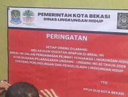 DLH Kota Bekasi Segel Permanen Saluran Limbah Warjo