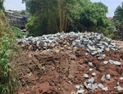 Khawatir Banjir Parah, Warga Protes Pemasangan SPAM di Poncol Bekasi Timur