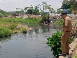 Sampah Kotori Tiga Kali, Lurah Pejuang Belingsatan