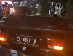 Mobil Brio Ugal-ugalan Tabrak BMW hingga Terbalik di Jakasampurna, Begini Kronologinya
