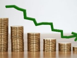 Harga Emas Antam Anjlok Rp13.000 per Gram, Simak Daftar Terbarunya