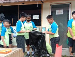 Peringati HPSN 2025, SMP Strada Bhakti Wiyata Kota Bekasi Bersih-bersih Lingkungan Sekolah   