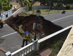 Jembatan Kemang Pratama yang Ambles Diresmikan 1987, DBMSDA Usul Bangun Baru, Segini Anggarannya