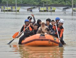 Banjir di Kabupaten Bekasi: Tujuh Kecamatan Masih Terendam, Pengungsian Berkurang