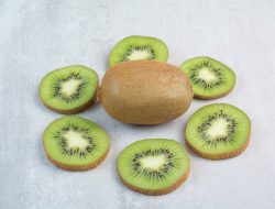 Sederet Manfaat Kiwi untuk Kesehatan, Bisa Cegah Mata Katarak!