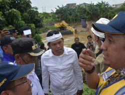 Dedi Mulyadi Kaget Bantaran Kali Bekasi Dipenuhi Warung