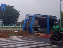 Trotoar di Bekasi Timur Dirusak Galian Kabel