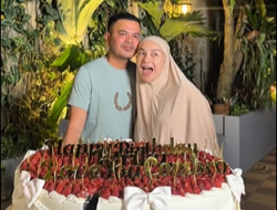Irish Bella Ulang Tahun ke-29, Kue Raksasa Stroberi Jadi Sorotan: Buset Kuenya Segede Gaban
