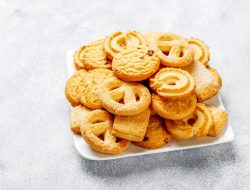 Bahaya Konsumsi Kue Kering Berlebih, Bisa Sebabkan Diabetes dan Kulit Keriput Lho!