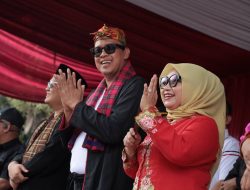 Tri Adhianto Dorong Warga Mustikajaya Terus Lestarikan Festival Adu Bedug dan Dondang