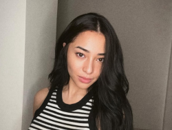 Begini Momen Nikita Willy Tenangkan Bayi Orang yang Rewel, Tuai Pujian Netizen: Beneran Langsung Diem