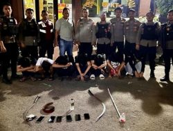 Bawa Celurit dan Tongkat Besi, Tujuh Remaja “Pos 25 Kids” Ditangkap Polisi di Cimuning