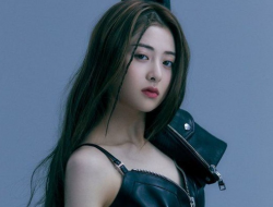 Huh Yunjin LE SSERAFIM Absen dari Aktivitas Grup karena Masalah Kesehatan