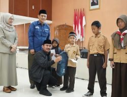 2.070 Pelajar di Kabupaten Bekasi Terima Bantuan