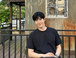 Kim Seon Ho Rayakan Ulang Tahun ke-39 dengan Donasikan Rp590 Juta untuk Panti Asuhan
