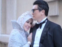 Muncul di Festival Film Cannes, Syahrini Terima Penghargaan dari UNESCO