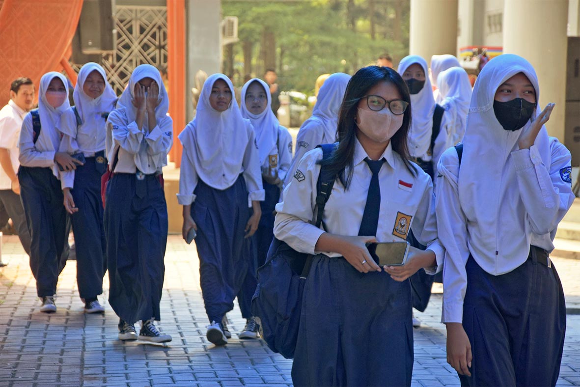 Bupati Bekasi Minta Kades Ikut Awasi Penerapan Aturan Jam Malam Pelajar