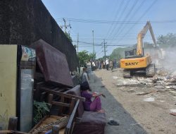 Bertahun-tahun Berdiri, Puluhan Warung Remang-remang di Cikarang Barat Akhirnya Dibongkar 